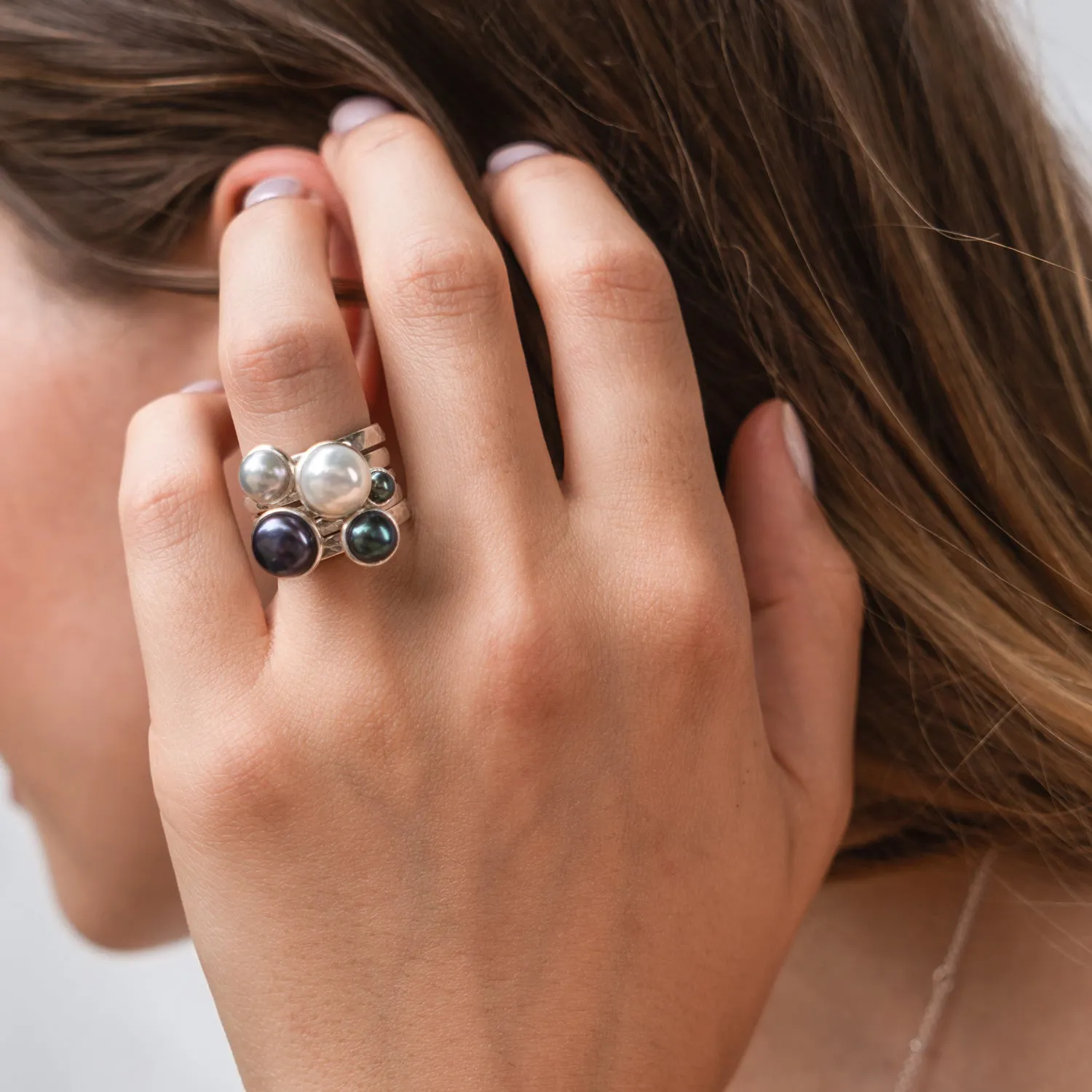 8mm Dove Grey Pearl Hammered Twinkle Ring