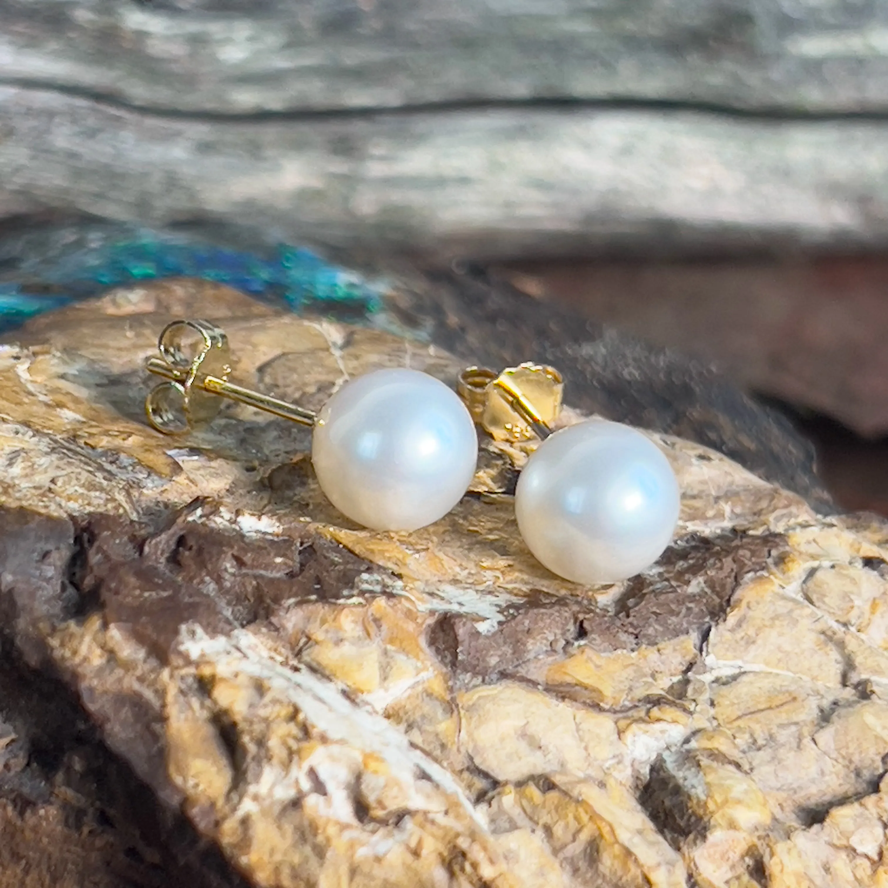 Pair of South Sea Pearl 8-9mm with 18kt Yellow Gold backing posts